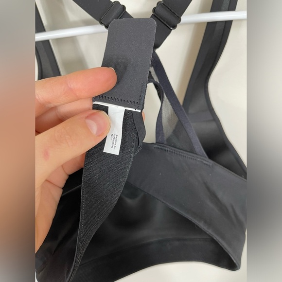 Athleta Advance Bra Black Sport Gym Size 34B - Picture 7 of 12
